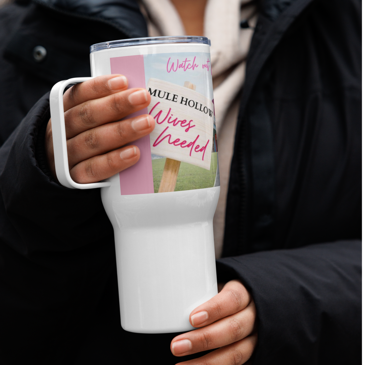 Travel mug with a handle